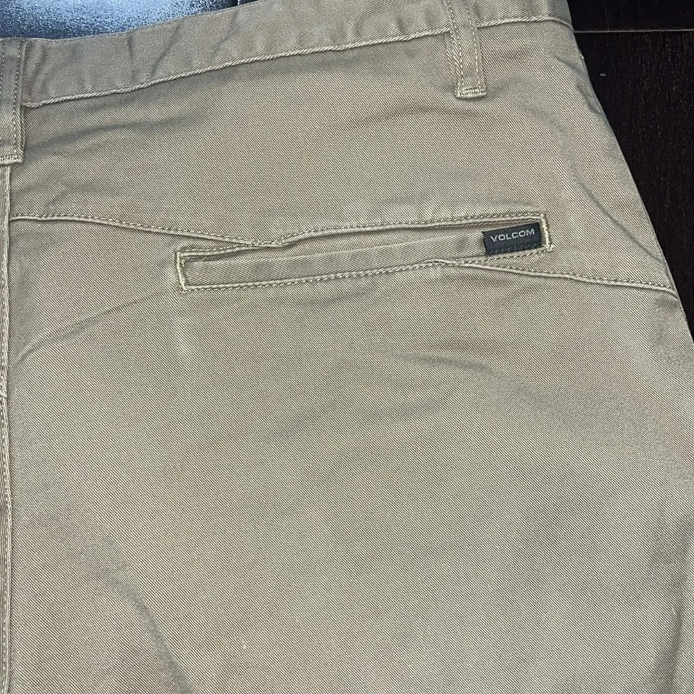 Volcom size 34 Men's Tan Shorts